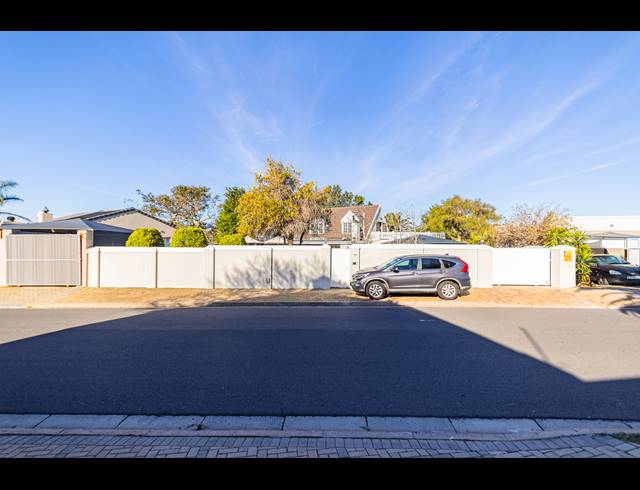 4 BEDROOM HOUSE FOR SALE IN FLAMINGO VLEI